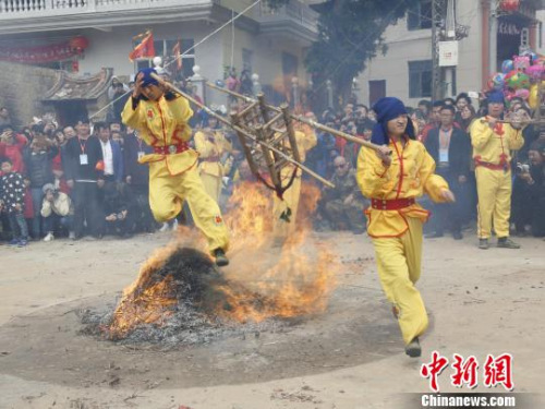 　粽橋舞踏火祈福?！×謩俎?攝